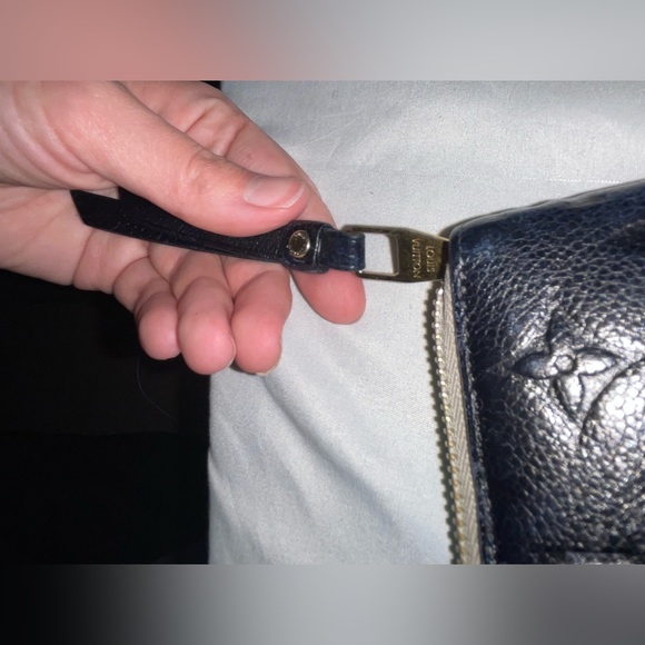 Black Louis Vuitton empreinte wallet - Picture 6 of 8